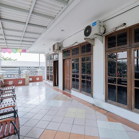 Reddoorz Plus @ Gunungsari Surabaya Kedurus Exterior photo